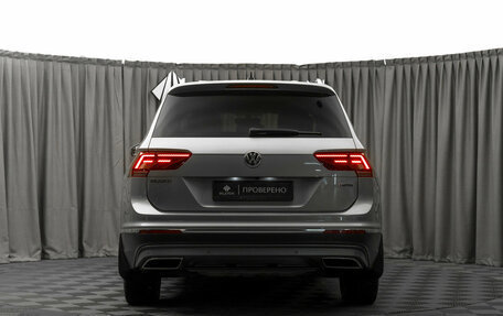 Volkswagen Tiguan II, 2018 год, 2 990 000 рублей, 6 фотография