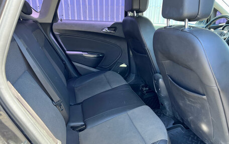 Opel Astra J, 2011 год, 550 000 рублей, 13 фотография