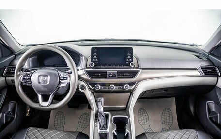 Honda Accord IX рестайлинг, 2019 год, 1 999 000 рублей, 12 фотография