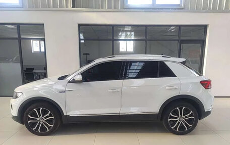 Volkswagen T-Roc I, 2019 год, 1 750 000 рублей, 3 фотография