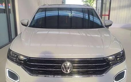 Volkswagen T-Roc I, 2019 год, 1 750 000 рублей, 2 фотография