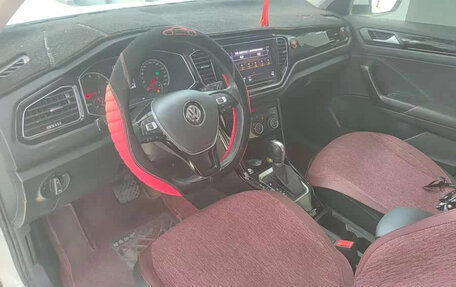 Volkswagen T-Roc I, 2019 год, 1 750 000 рублей, 7 фотография