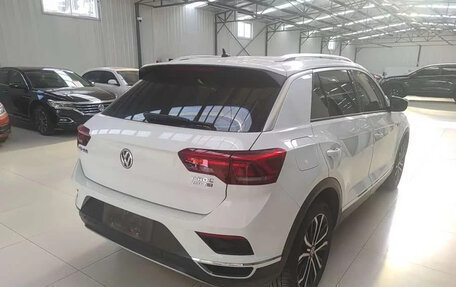 Volkswagen T-Roc I, 2019 год, 1 750 000 рублей, 4 фотография