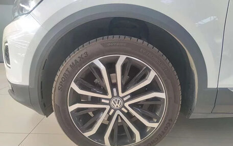 Volkswagen T-Roc I, 2019 год, 1 750 000 рублей, 9 фотография