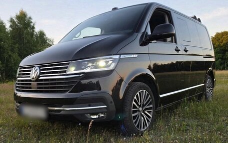Volkswagen Multivan T6 рестайлинг, 2023 год, 4 800 000 рублей, 1 фотография