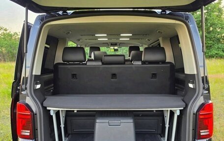 Volkswagen Multivan T6 рестайлинг, 2023 год, 4 800 000 рублей, 11 фотография