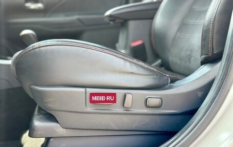 Mitsubishi Outlander III рестайлинг 3, 2021 год, 1 699 000 рублей, 12 фотография