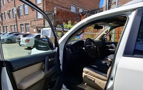 Toyota Land Cruiser 200, 2007 год, 2 099 000 рублей, 29 фотография