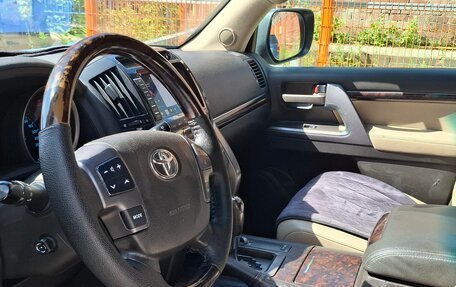 Toyota Land Cruiser 200, 2007 год, 2 099 000 рублей, 32 фотография