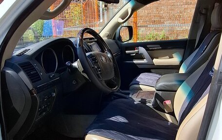 Toyota Land Cruiser 200, 2007 год, 2 099 000 рублей, 30 фотография