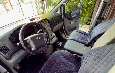 Hyundai Grand Starex Grand Starex I рестайлинг 2, 2010 год, 1 300 000 рублей, 9 фотография