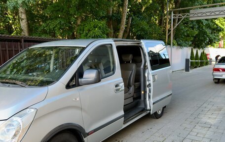 Hyundai Grand Starex Grand Starex I рестайлинг 2, 2010 год, 1 300 000 рублей, 6 фотография