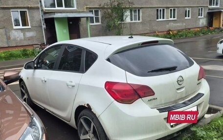 Opel Astra J, 2011 год, 430 000 рублей, 3 фотография