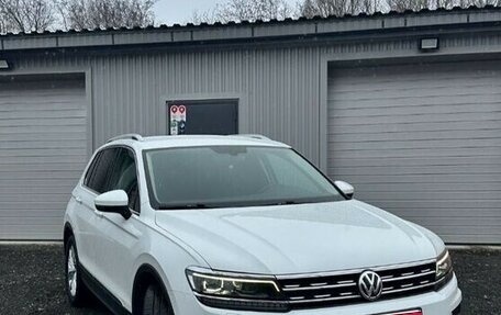 Volkswagen Tiguan II, 2018 год, 2 690 000 рублей, 1 фотография