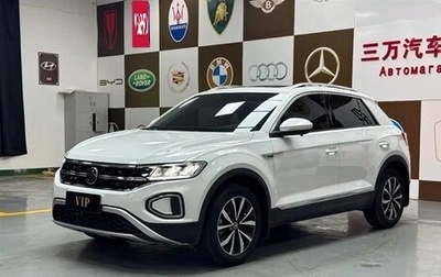 Volkswagen T-Roc I, 2023 год, 1 700 000 рублей, 1 фотография