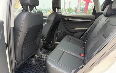 Skoda Karoq I, 2022 год, 2 200 000 рублей, 10 фотография