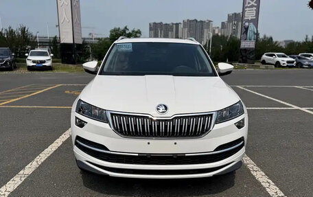 Skoda Karoq I, 2022 год, 2 200 000 рублей, 2 фотография
