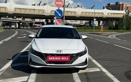 Hyundai Avante, 2021 год, 1 799 000 рублей, 2 фотография