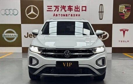 Volkswagen T-Roc I, 2023 год, 1 700 000 рублей, 11 фотография