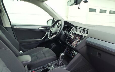 Volkswagen Tiguan II, 2021 год, 3 495 000 рублей, 14 фотография