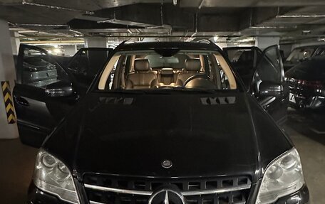 Mercedes-Benz M-Класс, 2011 год, 1 900 000 рублей, 30 фотография