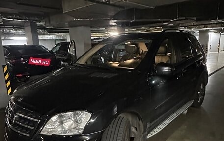 Mercedes-Benz M-Класс, 2011 год, 1 900 000 рублей, 31 фотография