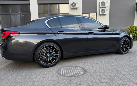 BMW 5 серия, 2020 год, 3 670 000 рублей, 4 фотография