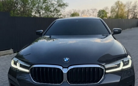BMW 5 серия, 2020 год, 3 670 000 рублей, 2 фотография