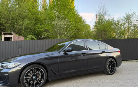 BMW 5 серия, 2020 год, 3 670 000 рублей, 3 фотография