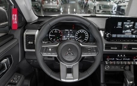 Mitsubishi L200, 2025 год, 5 200 000 рублей, 10 фотография