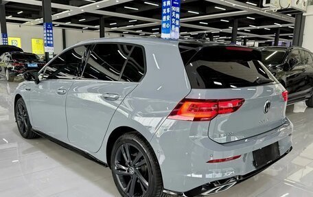 Volkswagen Golf VIII, 2023 год, 2 000 000 рублей, 3 фотография