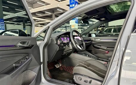 Volkswagen Golf VIII, 2023 год, 2 000 000 рублей, 4 фотография