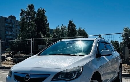 Opel Astra J, 2011 год, 500 000 рублей, 1 фотография