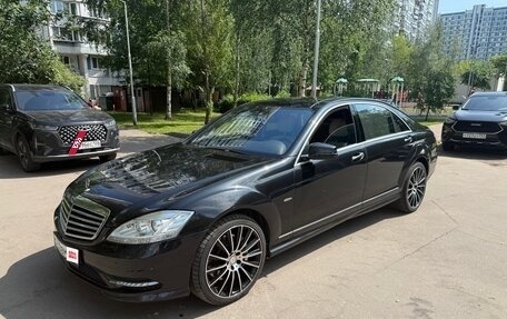Mercedes-Benz S-Класс, 2013 год, 2 300 000 рублей, 2 фотография