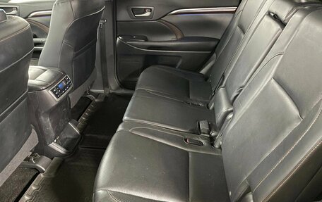 Toyota Highlander III, 2014 год, 2 499 000 рублей, 19 фотография