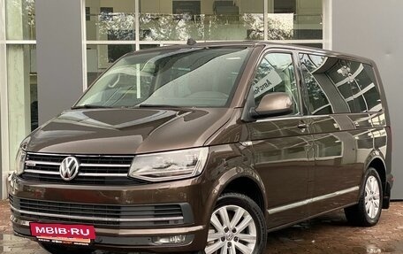 Volkswagen Multivan T6 рестайлинг, 2019 год, 3 999 000 рублей, 2 фотография