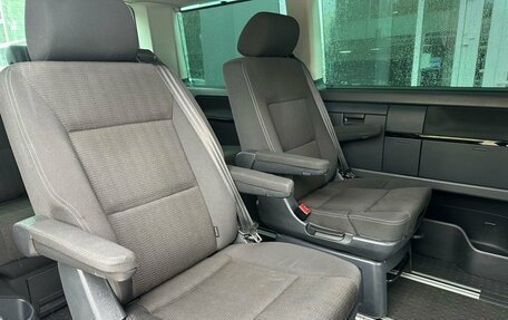 Volkswagen Multivan T6 рестайлинг, 2019 год, 3 999 000 рублей, 14 фотография