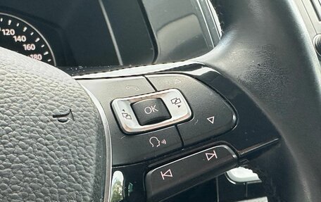 Volkswagen Multivan T6 рестайлинг, 2019 год, 3 999 000 рублей, 20 фотография