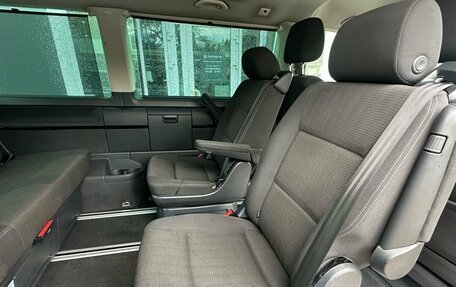Volkswagen Multivan T6 рестайлинг, 2019 год, 3 999 000 рублей, 15 фотография