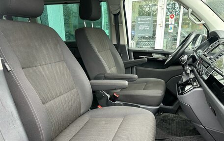 Volkswagen Multivan T6 рестайлинг, 2019 год, 3 999 000 рублей, 12 фотография