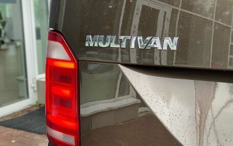 Volkswagen Multivan T6 рестайлинг, 2019 год, 3 999 000 рублей, 9 фотография