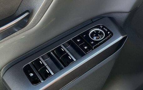 Toyota RAV4, 2025 год, 3 890 000 рублей, 23 фотография