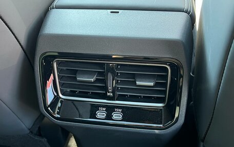 Toyota RAV4, 2025 год, 3 890 000 рублей, 28 фотография