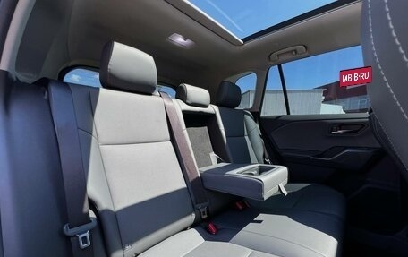 Toyota RAV4, 2025 год, 3 890 000 рублей, 26 фотография