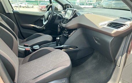 Peugeot 2008 II, 2014 год, 699 000 рублей, 13 фотография