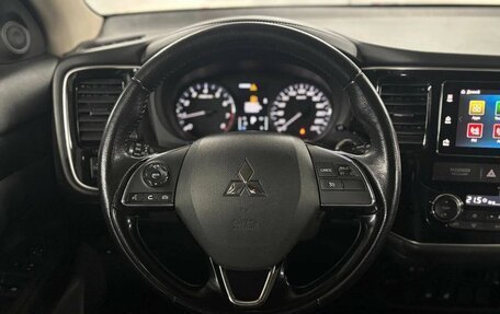 Mitsubishi Outlander III рестайлинг 3, 2018 год, 1 649 000 рублей, 11 фотография