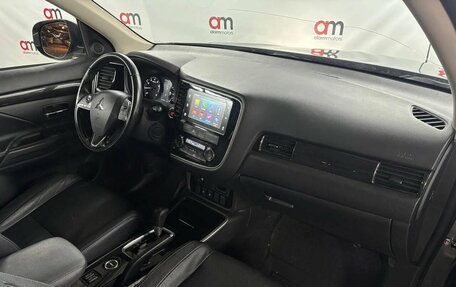 Mitsubishi Outlander III рестайлинг 3, 2018 год, 1 649 000 рублей, 12 фотография