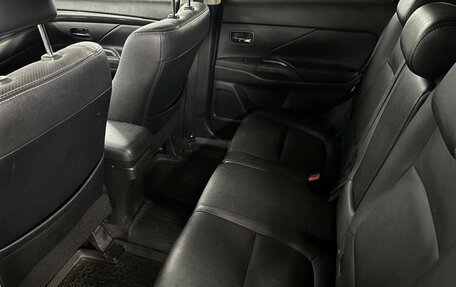 Mitsubishi Outlander III рестайлинг 3, 2018 год, 1 649 000 рублей, 19 фотография