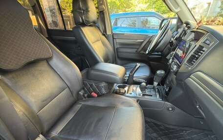 Mitsubishi Pajero IV, 2015 год, 2 650 000 рублей, 11 фотография