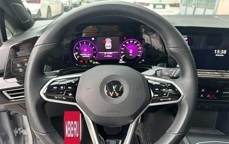 Volkswagen Golf VIII, 2023 год, 2 450 000 рублей, 14 фотография